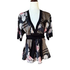 Vintage-Style Black Floral‎ Chain Print Wrap Top Made in USA (No Size) approx M